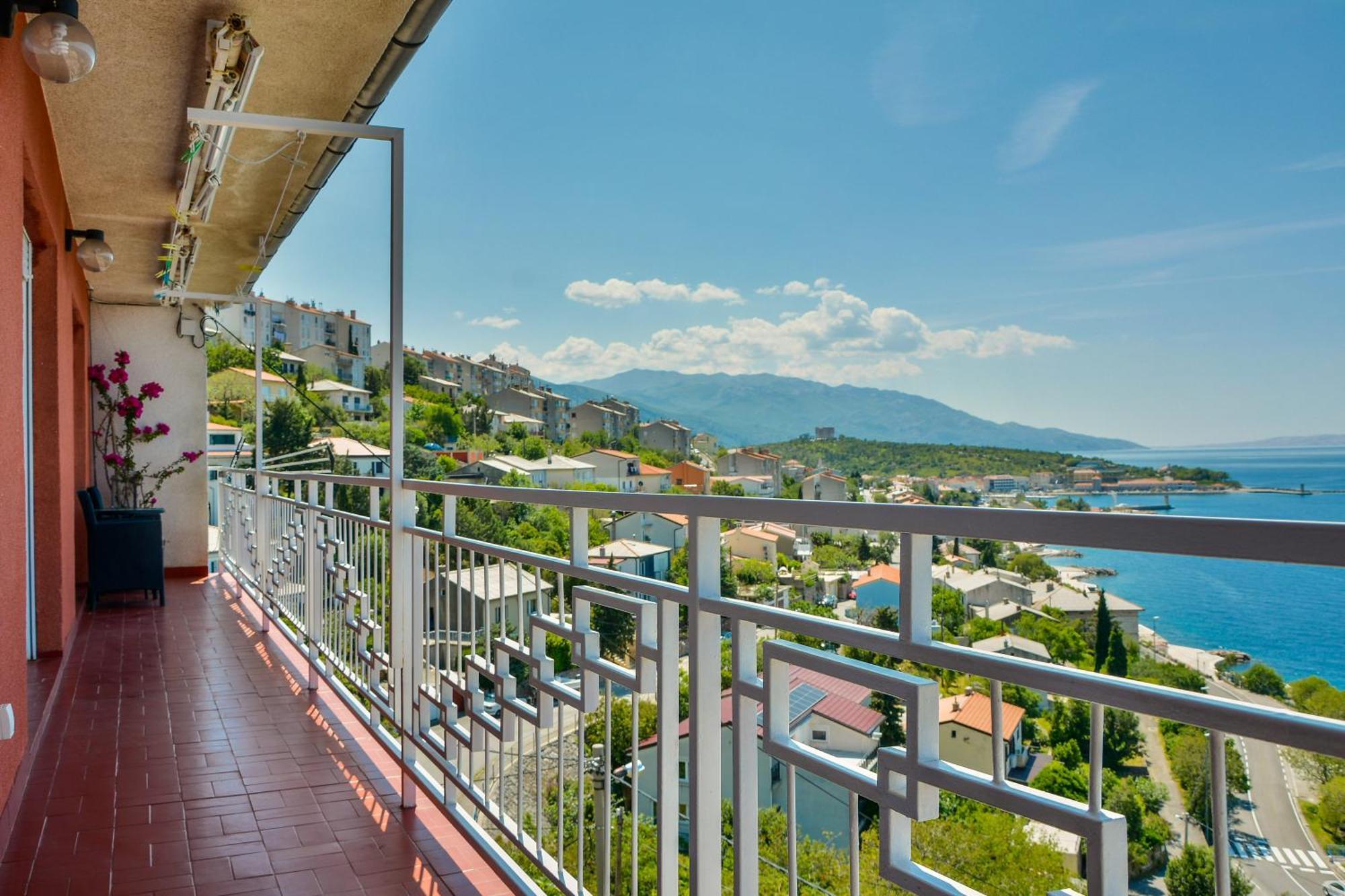 Apartment Luca Senj  Buitenkant foto