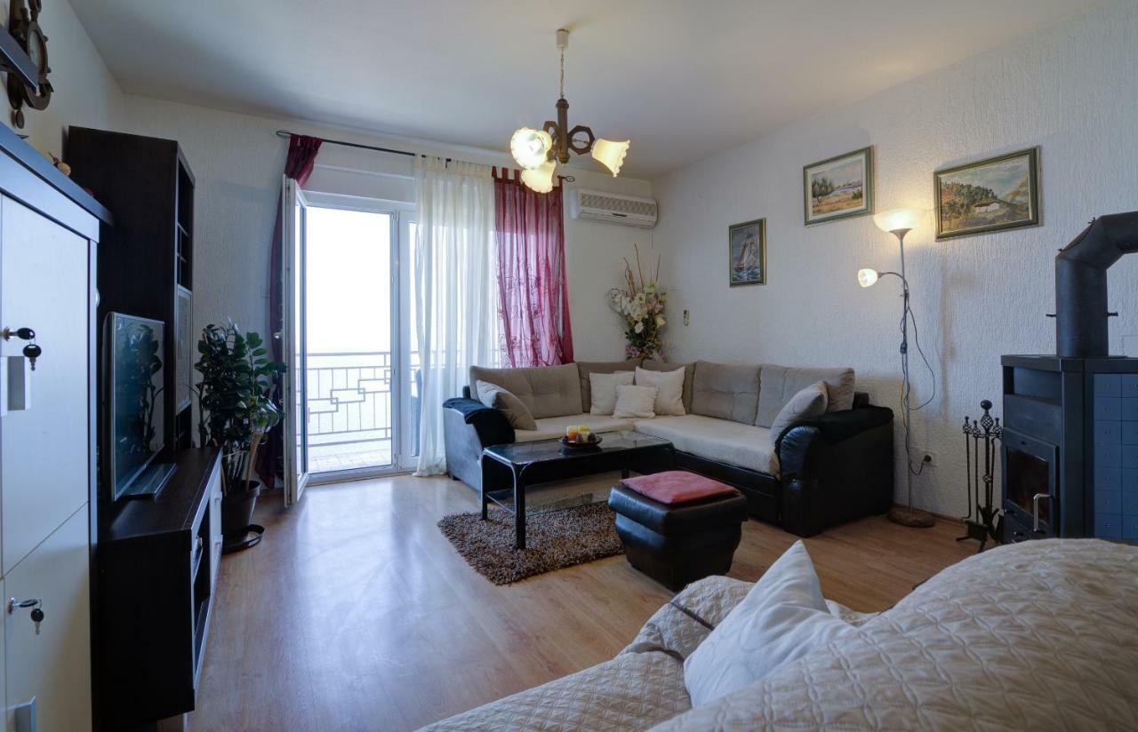 Apartment Luca Senj  Buitenkant foto