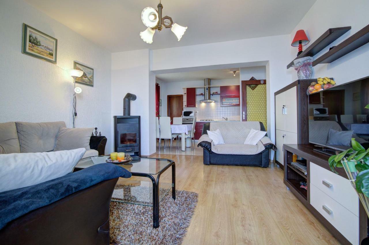 Apartment Luca Senj  Buitenkant foto